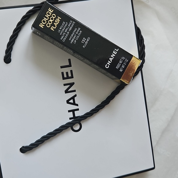 CHANEL ROUGE COCO FLASH #132 Flushed NIB WITH BAG! - Picture 4 of 4